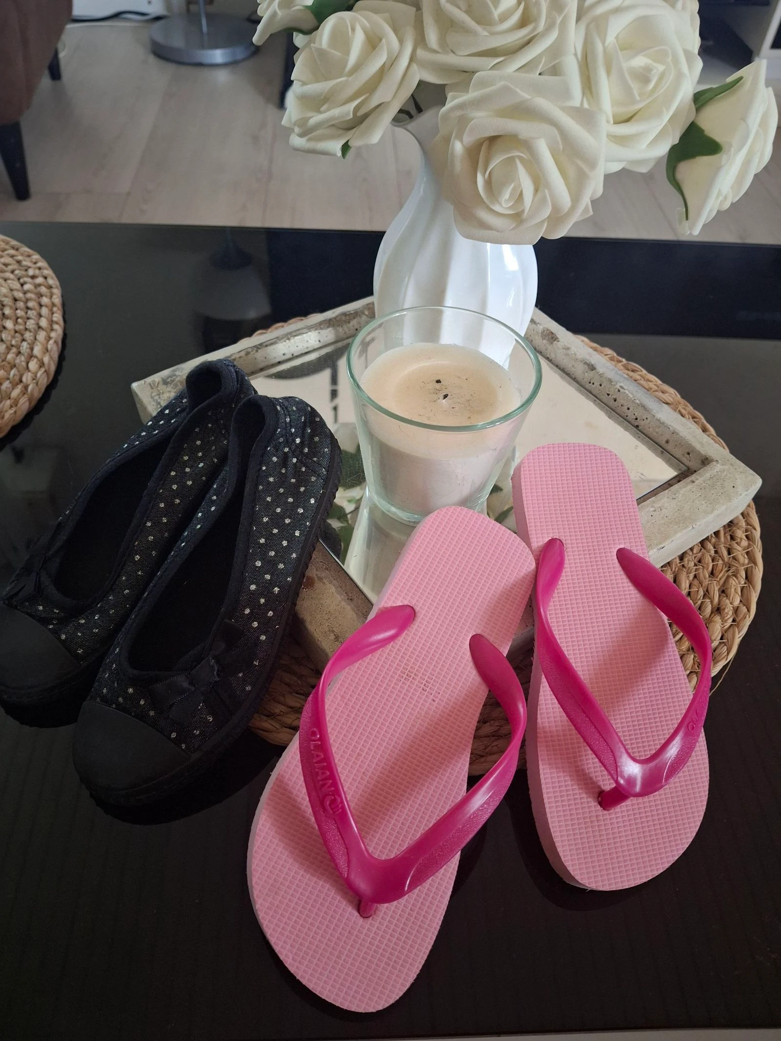 Lot de Chaussures Été Tongs Roses et  Ballerines en Toile